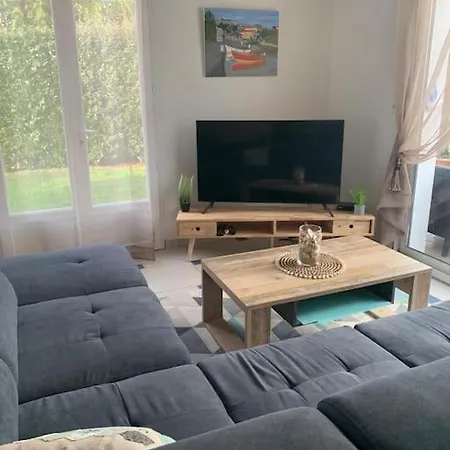 Maison De : Bord De *